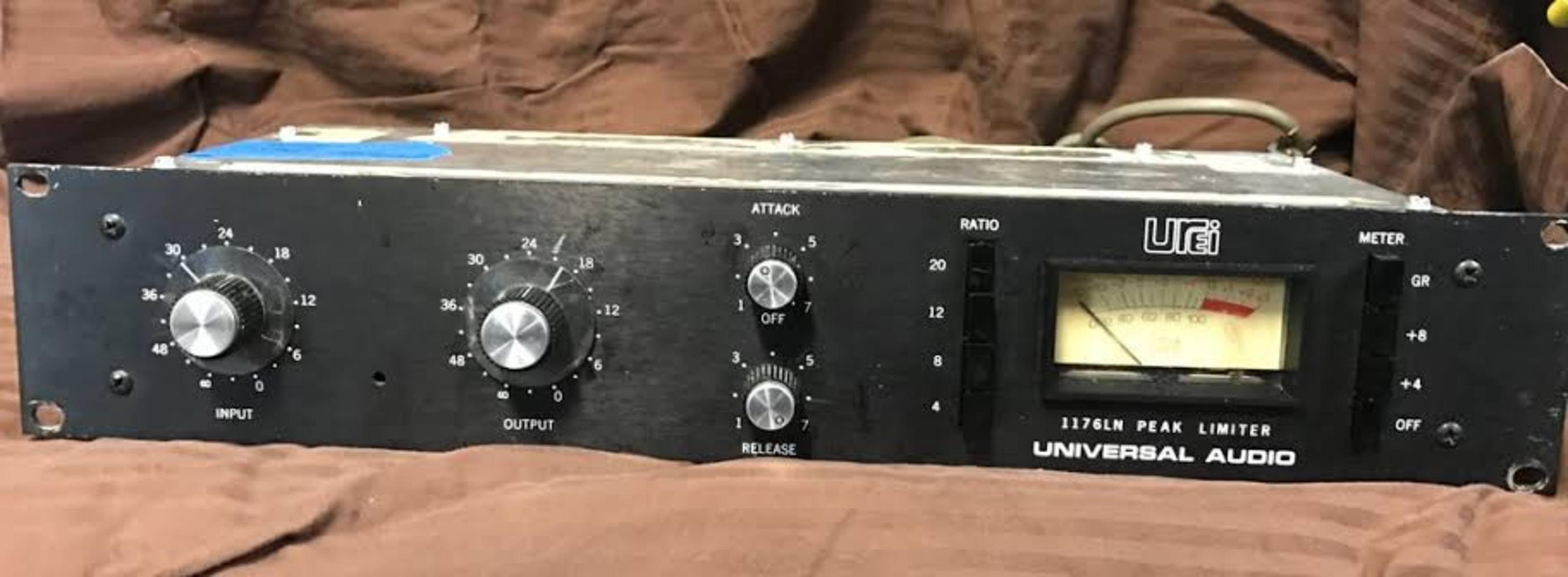 Music Gear Setup by adanowsky featuring Universal Audio 1176LN