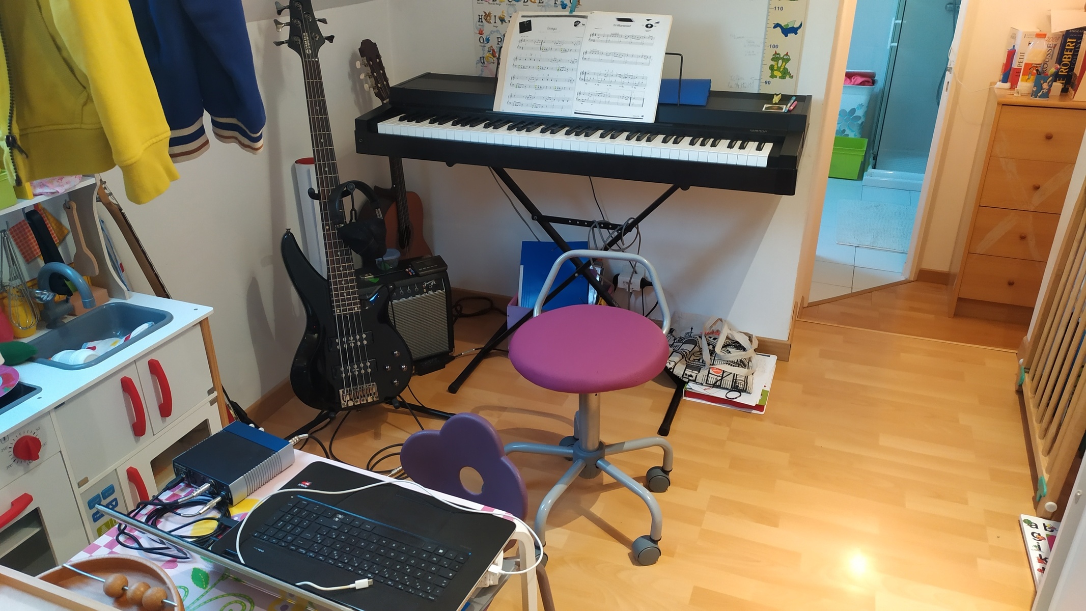PreSonus Music Gear Setup by damien_lavillard featuring PreSonus AudioBox USB 2x2 Audio Recording Interface and Yamaha RBX 375