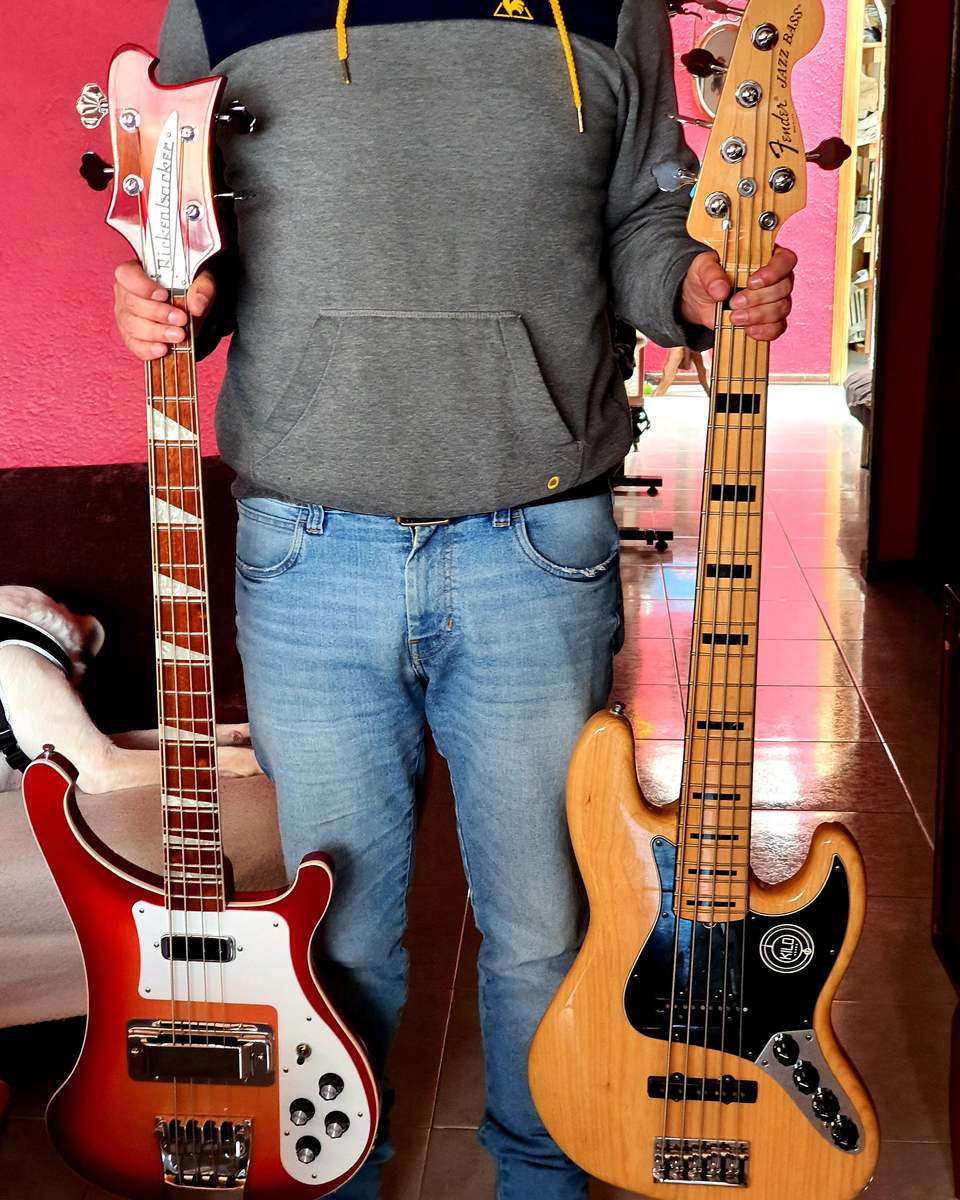 Rickenbacker Music Gear Setup by deathunltd featuring Rickenbacker 4003 and Fender American Deluxe Jazz Bass V