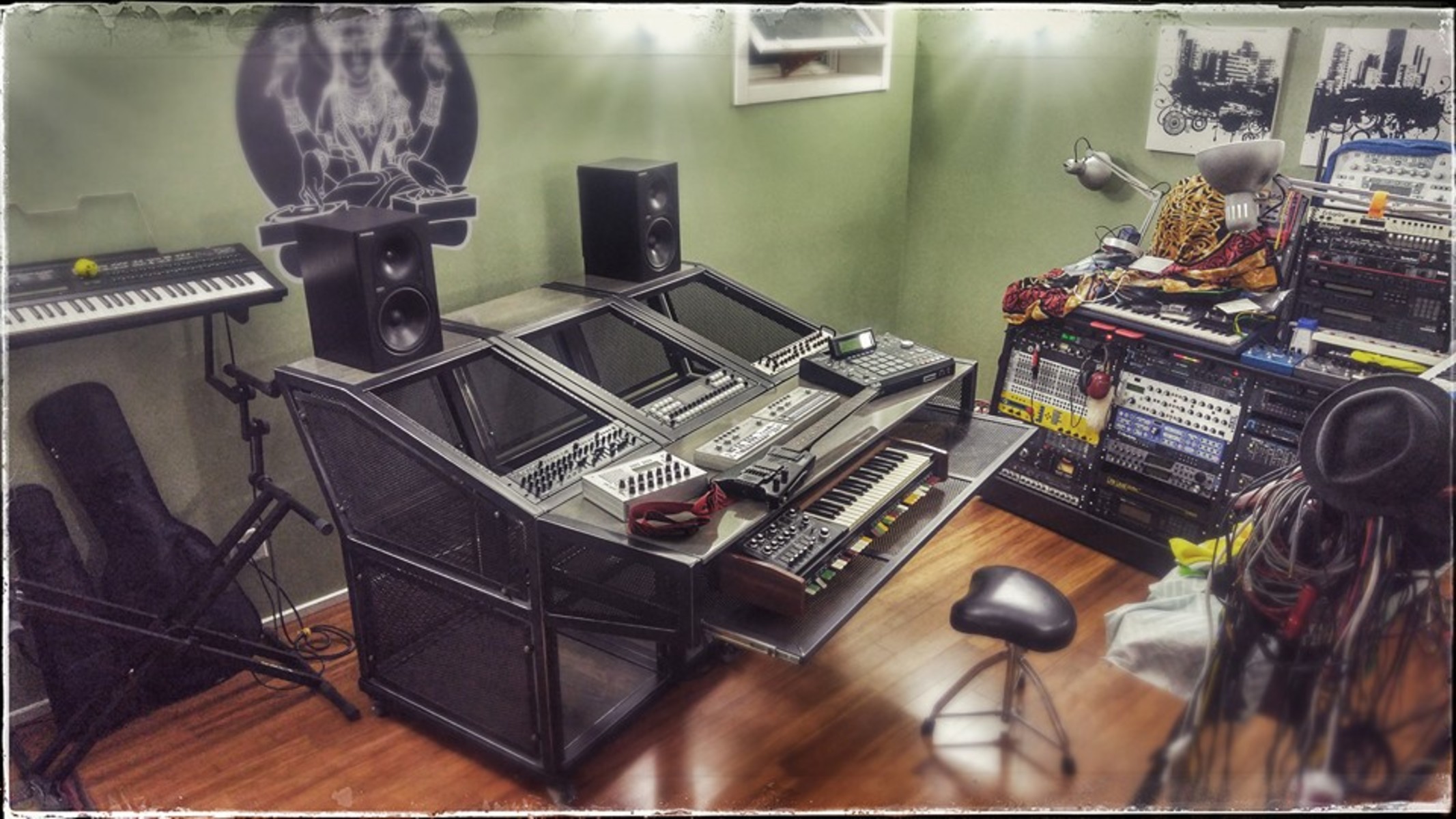 Electronic Synth Setup by bubbajones featuring Akai MPC 2500, Roland TB-303, and Roland TR-606 Drumatix and 12 more pieces of gear