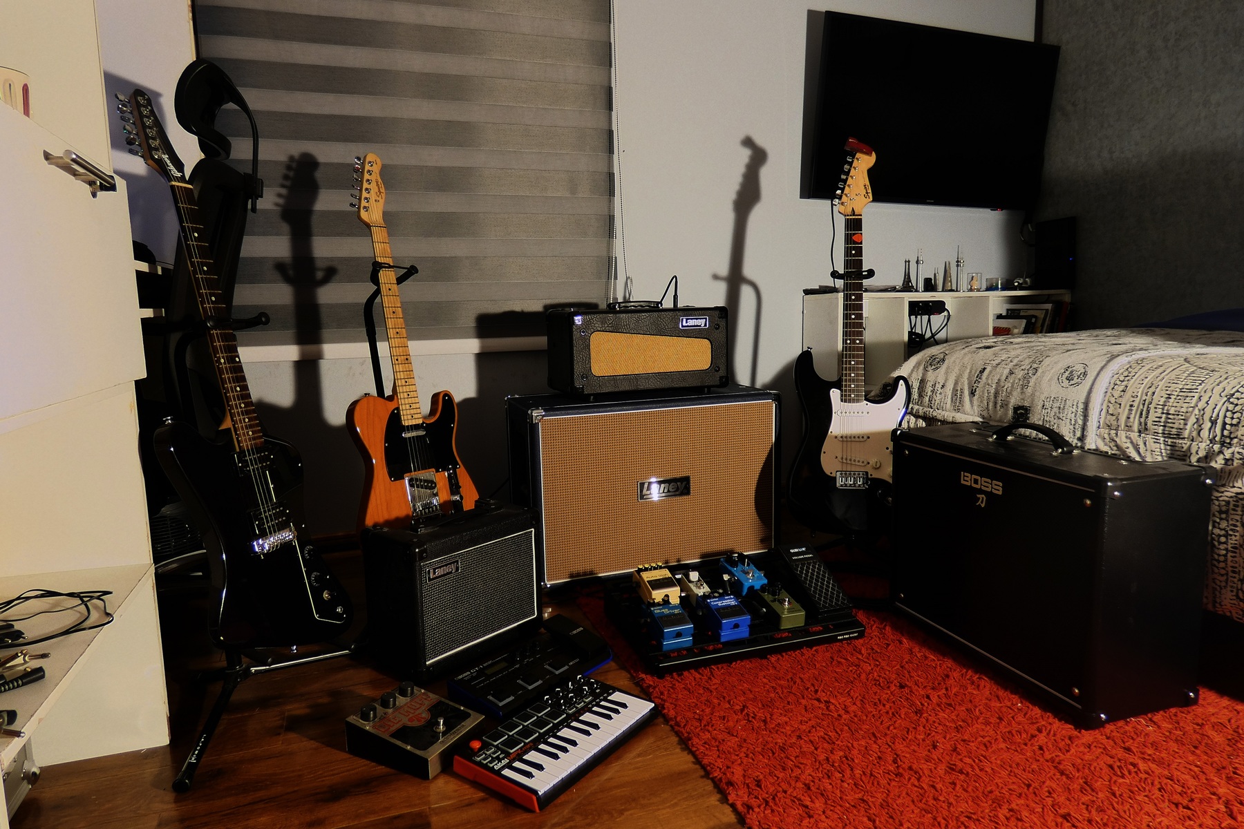 Amp Rig by felipemacauliffe featuring Boss BD-2 Blues Driver, Electro-Harmonix Big Muff Pi, and Boss CS-2 Compression Sustainer and 10 more pieces of gear