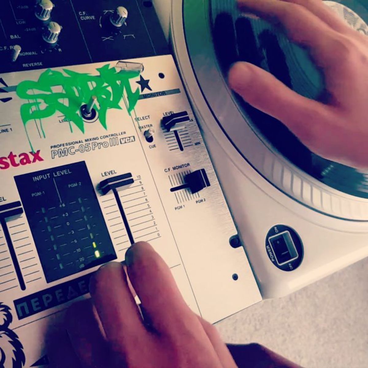 Hip Hop Music Gear Setup by rawplaya featuring Vestax PDX-2000 and Vestax PMC-05 Pro III