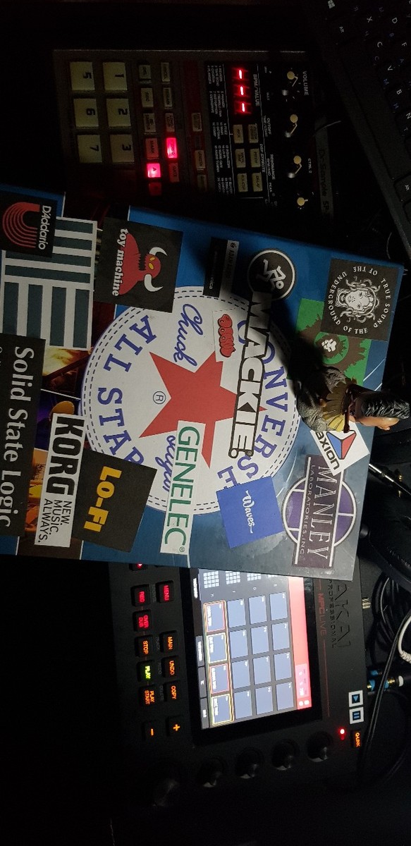 Electronic Synth Setup by rawplaya featuring Boss SP-303 Dr. Sample and Akai Professional MPC Live
