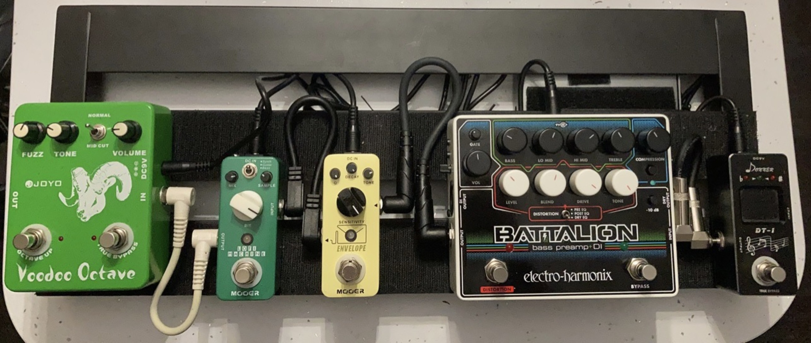 Metal Music Gear Setup by jordan_windram featuring Donner DT-1 Guitar Chromatic Auto Pedal Tuner, Mooer LoFi Machine, and Pedaltrain Metro 20 and 4 more pieces of gear