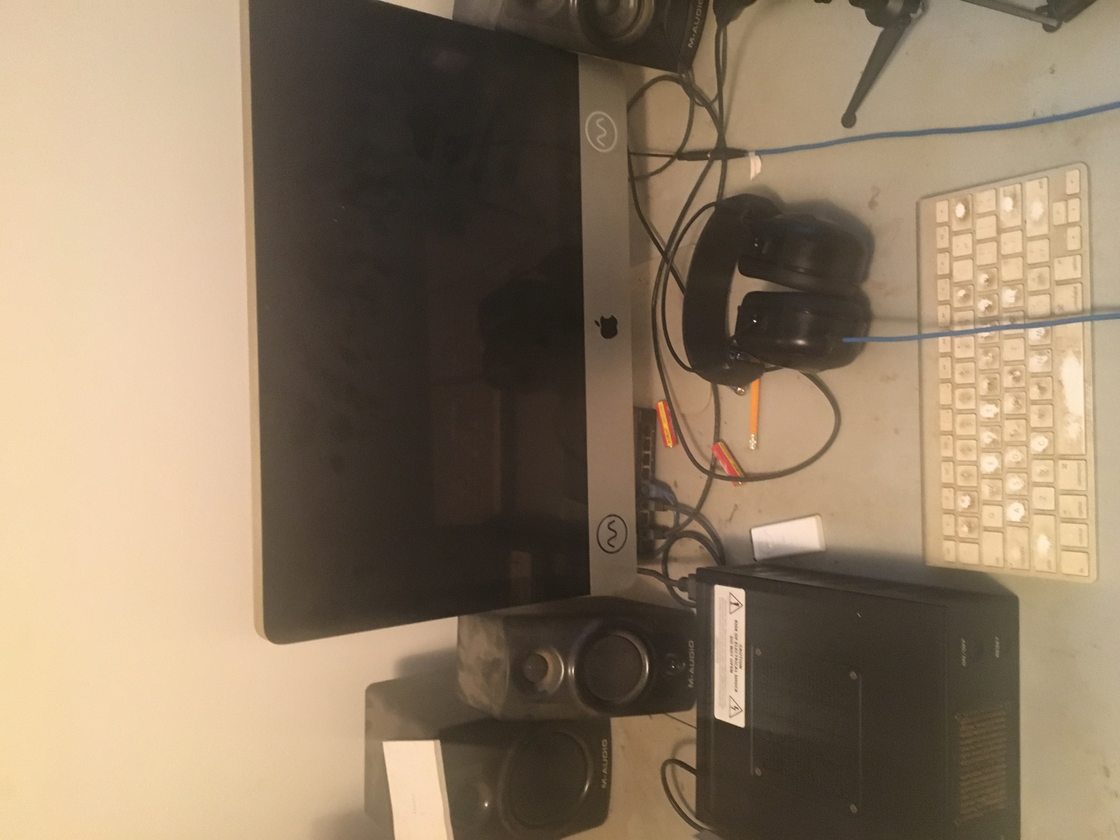Music Gear Setup by butchaboy215 featuring Apple iMac (General)