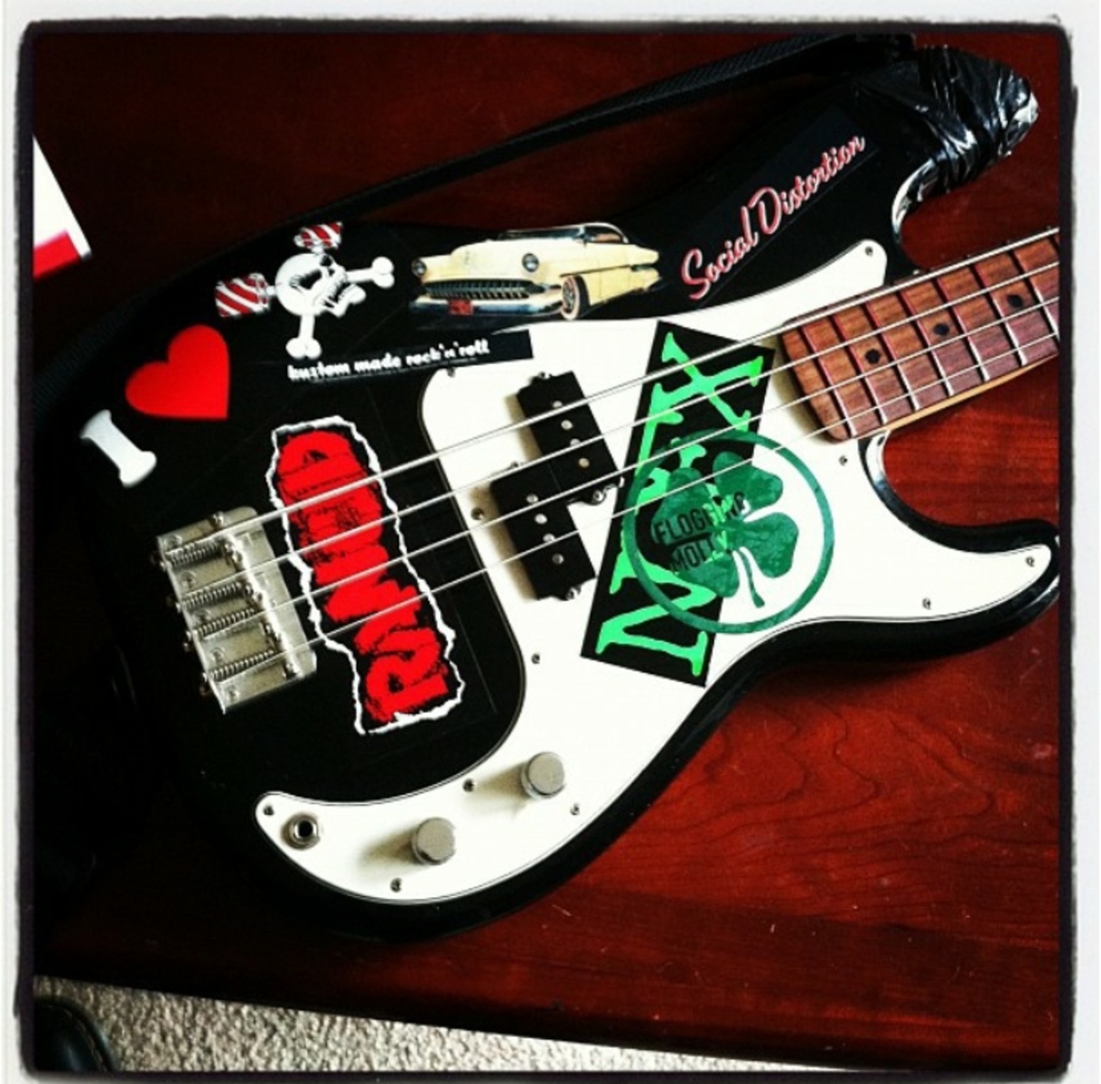 Music Gear Setup by heyessay90 featuring Fender Precision Bass