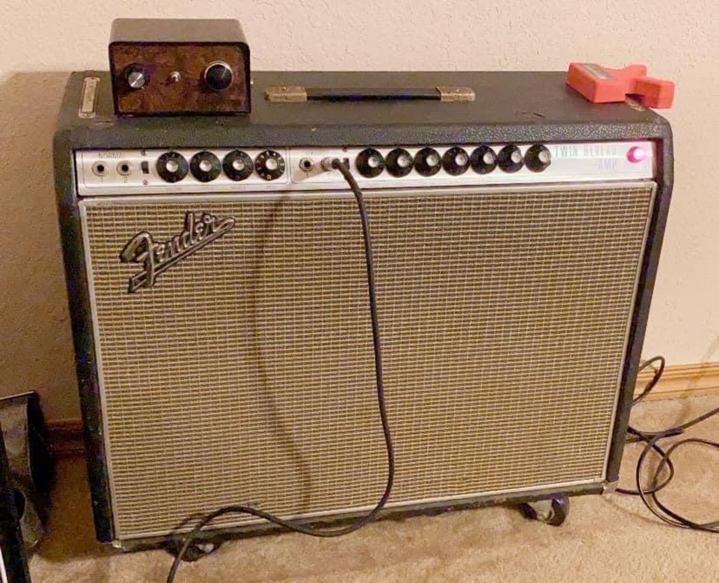 Country Music Gear Setup by dgdave featuring Fender 'Silverface' Twin Reverb (1972-1976)
