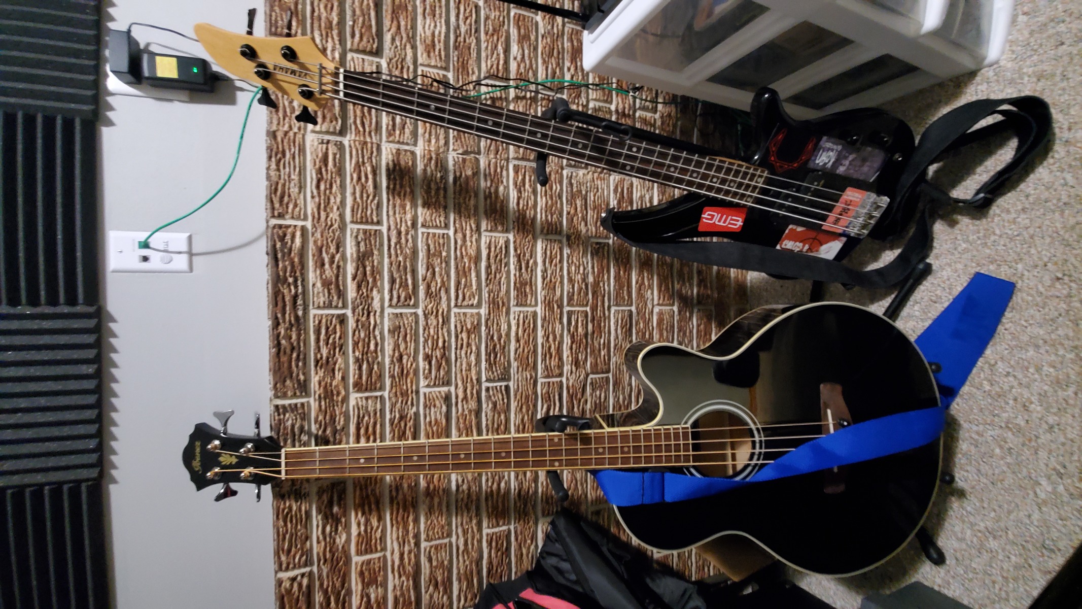 Yamaha Music Gear Setup by al3x751 featuring Yamaha RBX 260 and Ibanez AEB5E-BK