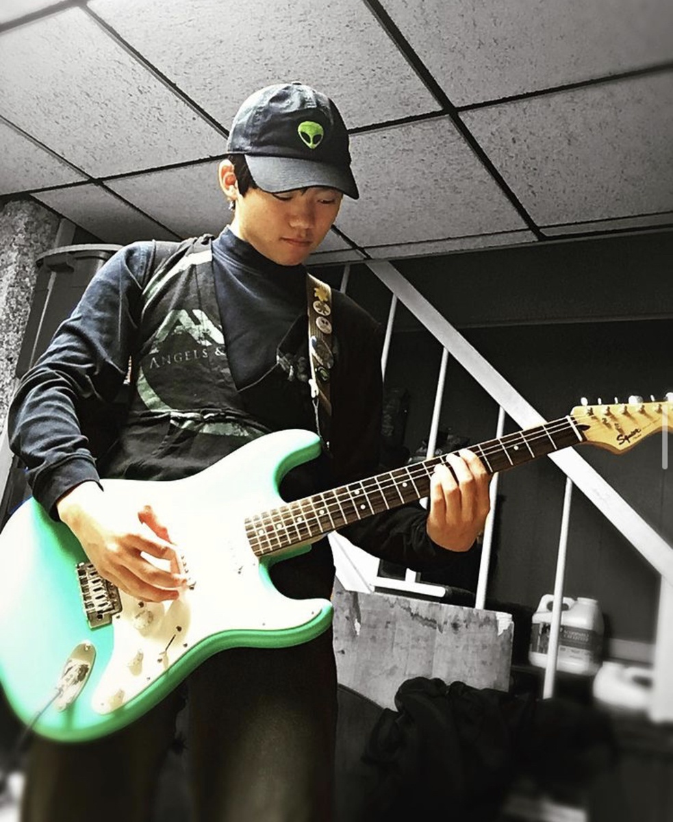 Music Gear Setup by ryanhislop featuring Dunlop Tortex Standard 0.50mm Guitar Picks, Ernie Ball Regular Slinky Guitar Strings (10-46), and Squier Bullet Stratocaster SSS and 1 more piece of gear