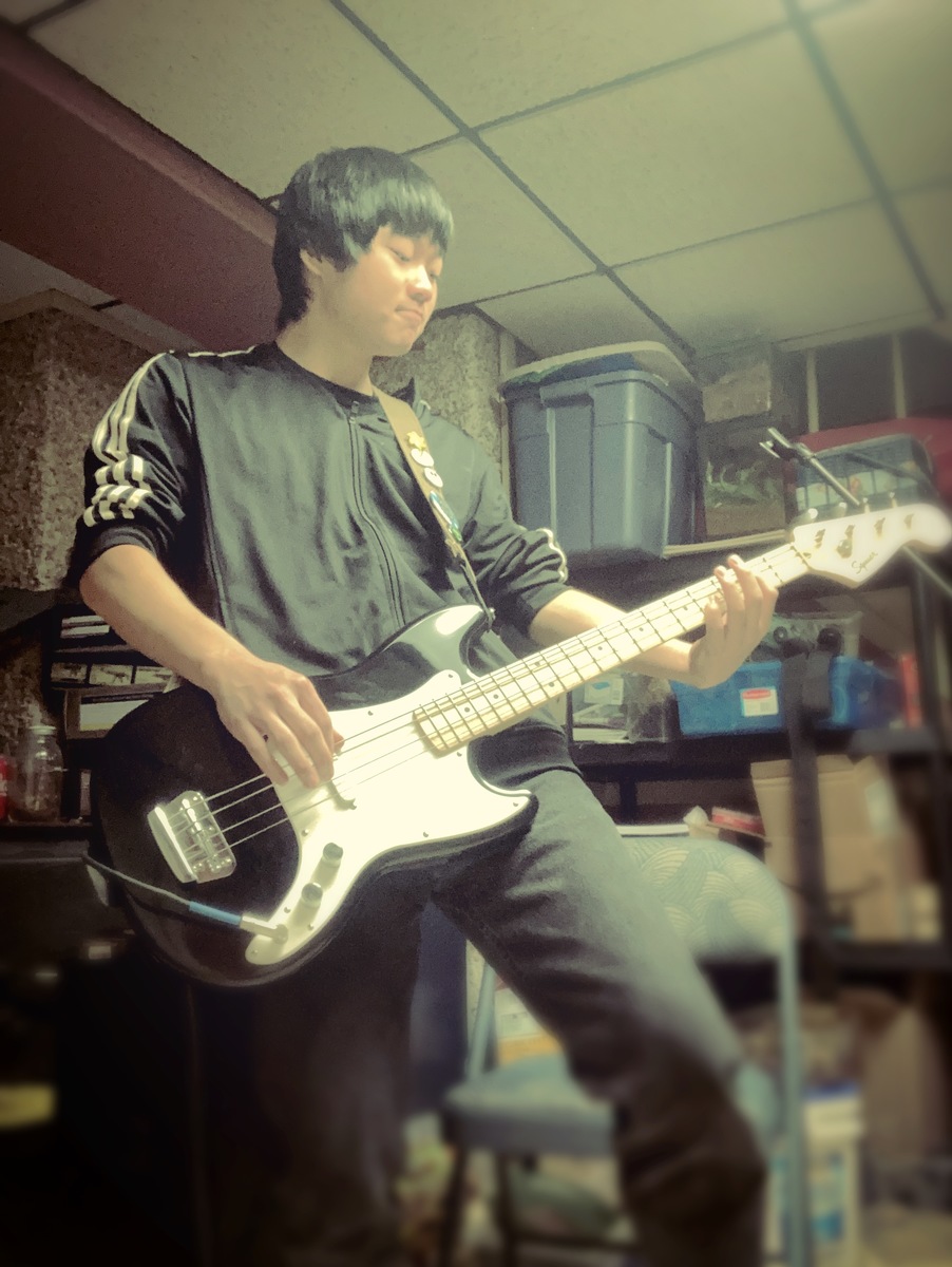 Bass Rig by ryanhislop featuring Squier Bronco Affinity, Acoustic control corporation B15 Bass Amp, and Ernie Ball Super Slinky Bass Strings (45-100)