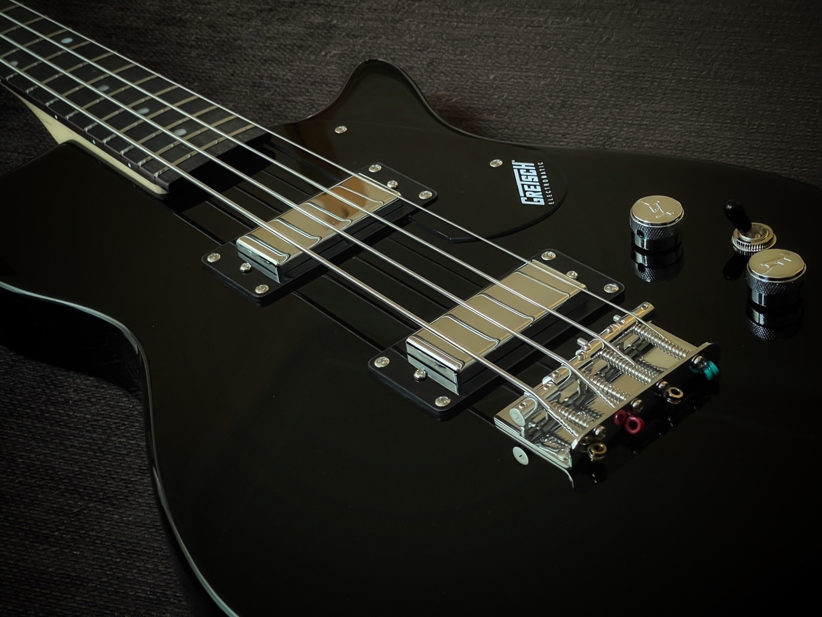 Music Gear Setup by thedustroom featuring Gretsch G2220 Electromatic Junior Jet Bass II