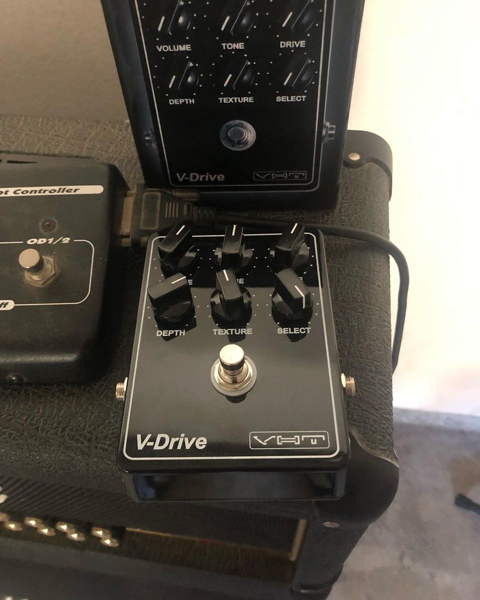 Music Gear Setup by his_royal_sexiness featuring VHT V-Drive Overdrive
