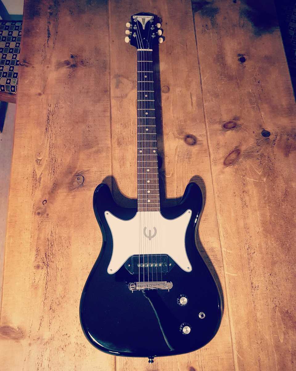Music Gear Setup by stevo_guitaro featuring Epiphone Coronet