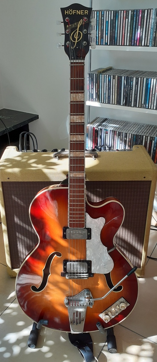 Fender Music Gear Setup by martin_gotte featuring Fender Blues Deville and Hofner (Höfner) 4560/V2