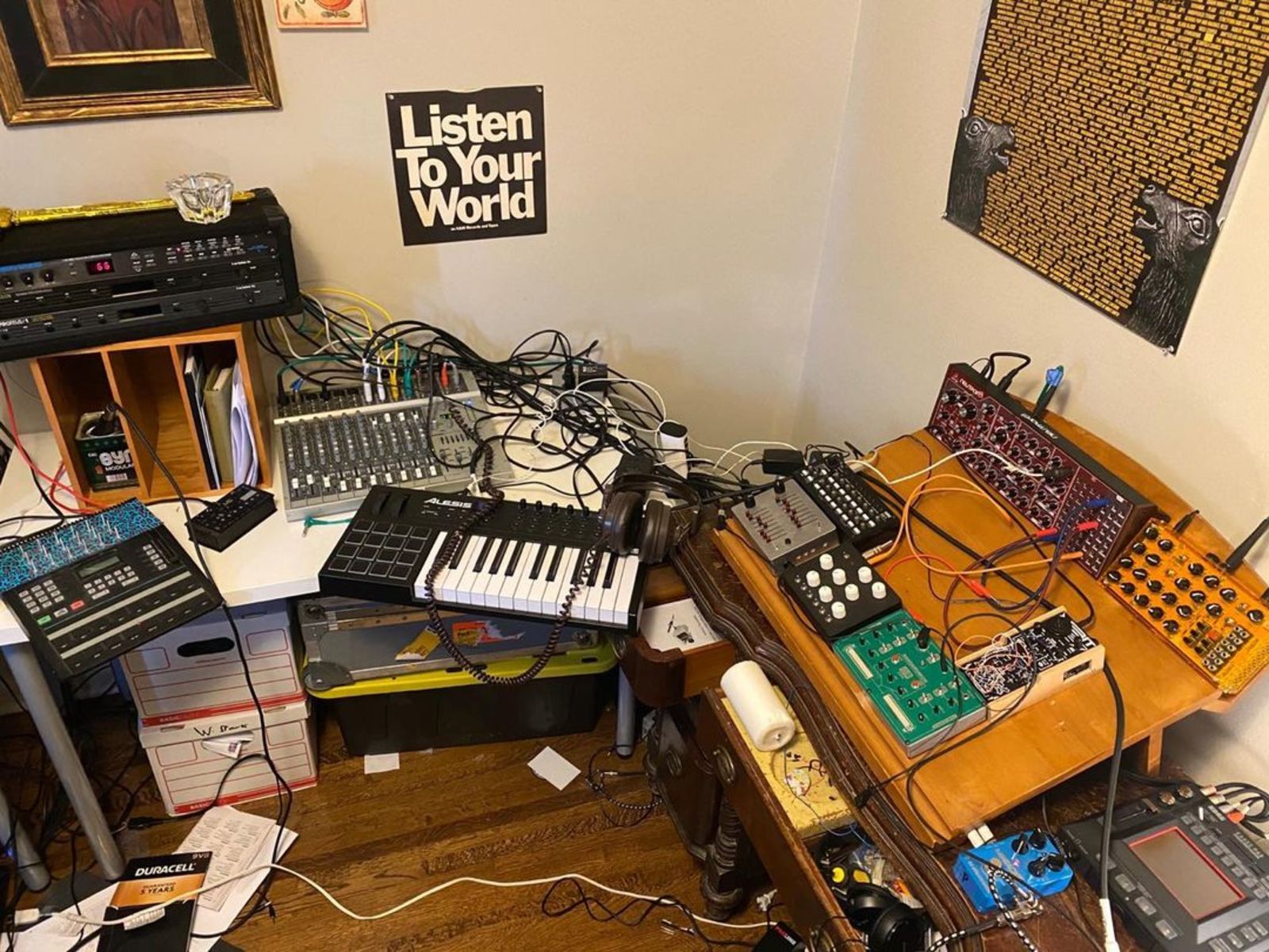 Electronic Synth Setup by ihcilon featuring TC Electronic Flashback Delay, Alesis Midiverb III, and Mutable Instruments Anushri and 12 more pieces of gear