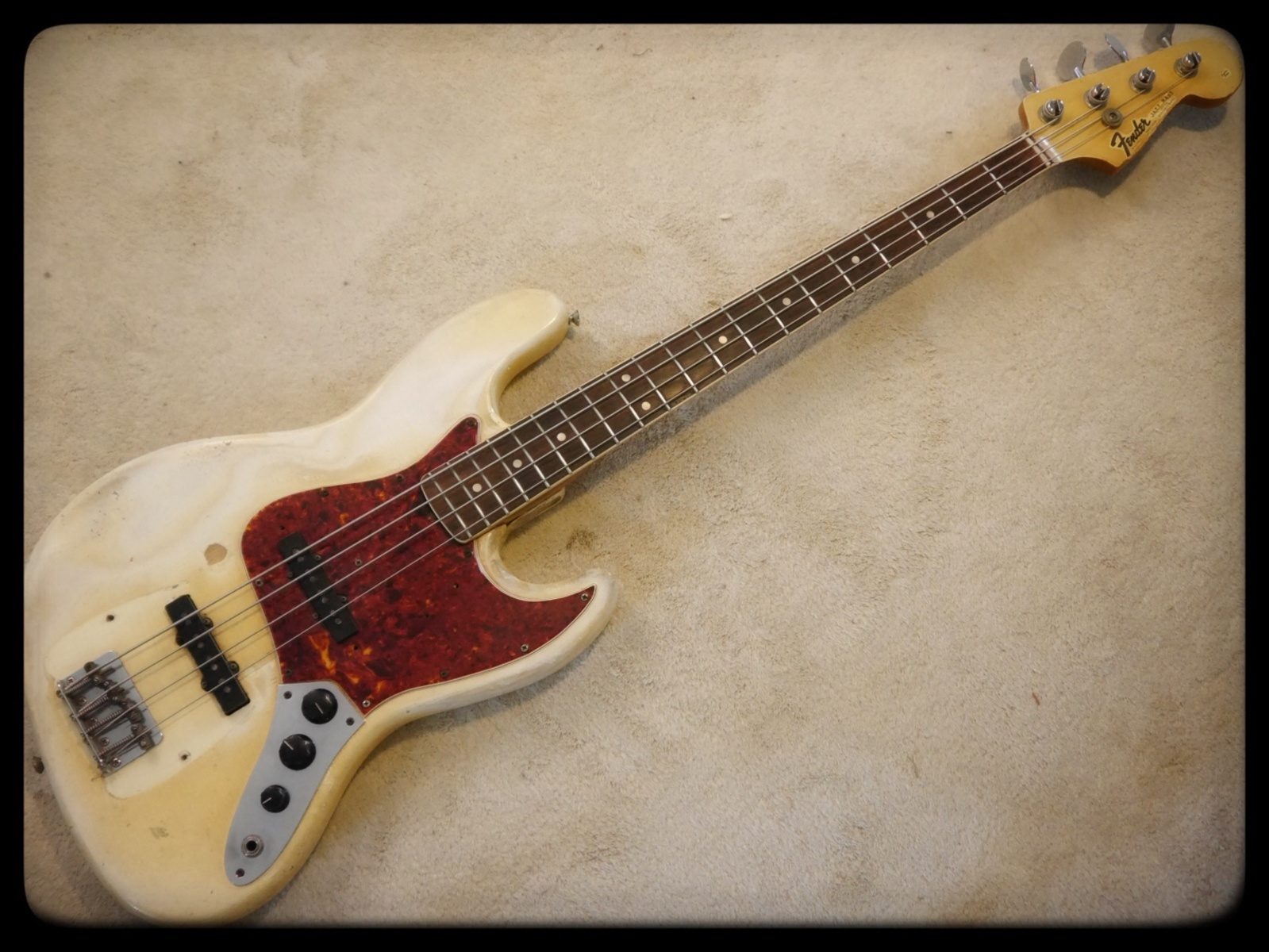 Music Gear Setup by jurgen_knautz featuring Fender Jazz Bass