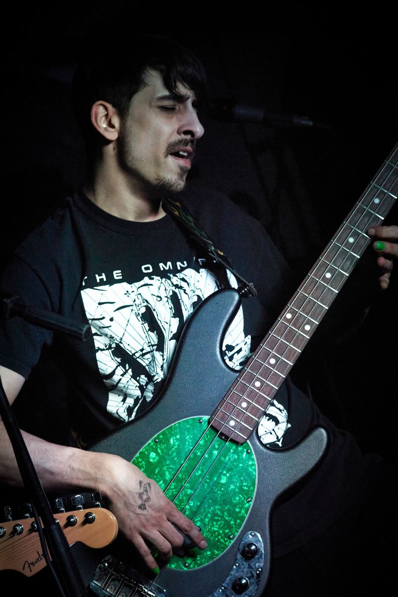Metal Music Gear Setup by alexi_fontaine featuring Fender American Deluxe Stratocaster HSS Electric Guitar and Music Man SUB Bass