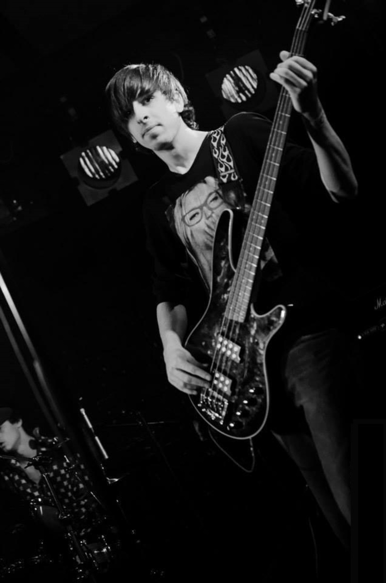Music Gear Setup by alexi_fontaine featuring Ibanez SRX 360