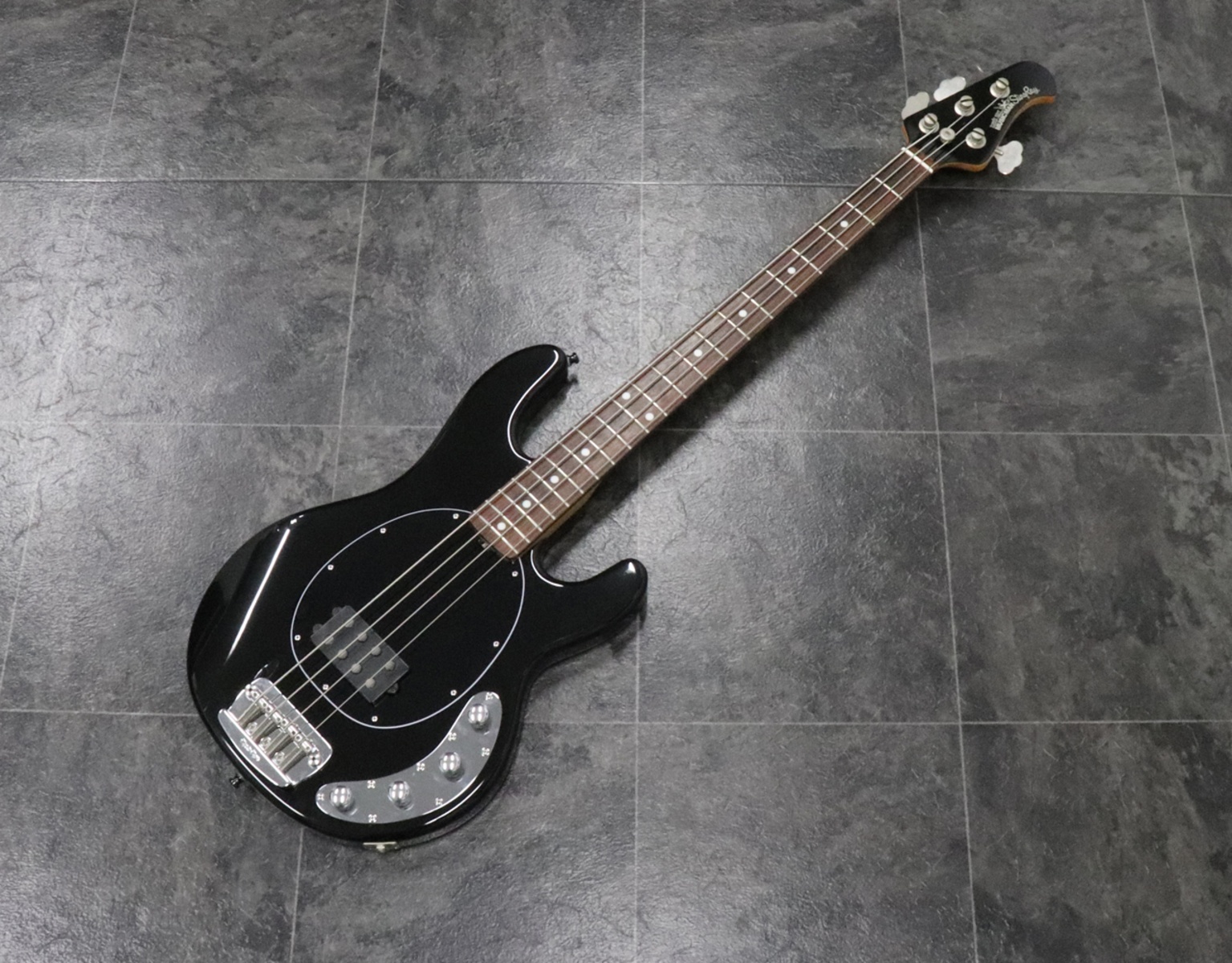 Music Gear Setup by eduardotanimura featuring Music Man Stingray