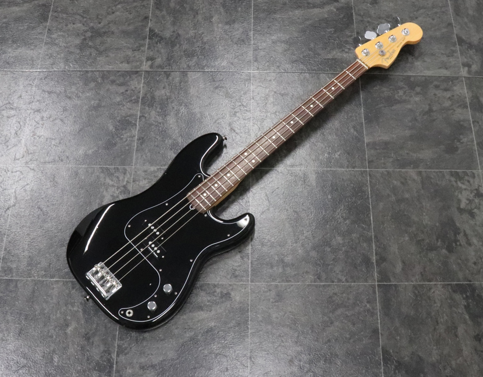 Music Gear Setup by eduardotanimura featuring Fender Precision Bass