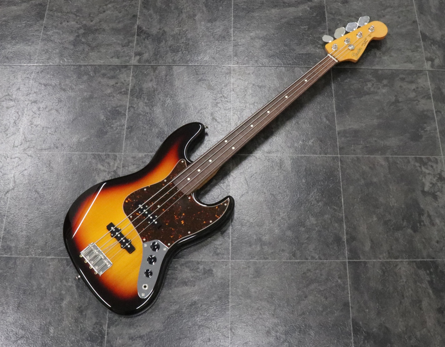 Music Gear Setup by eduardotanimura featuring Fender Jazz Bass