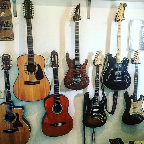 Photo of Fender Starcaster and more gear