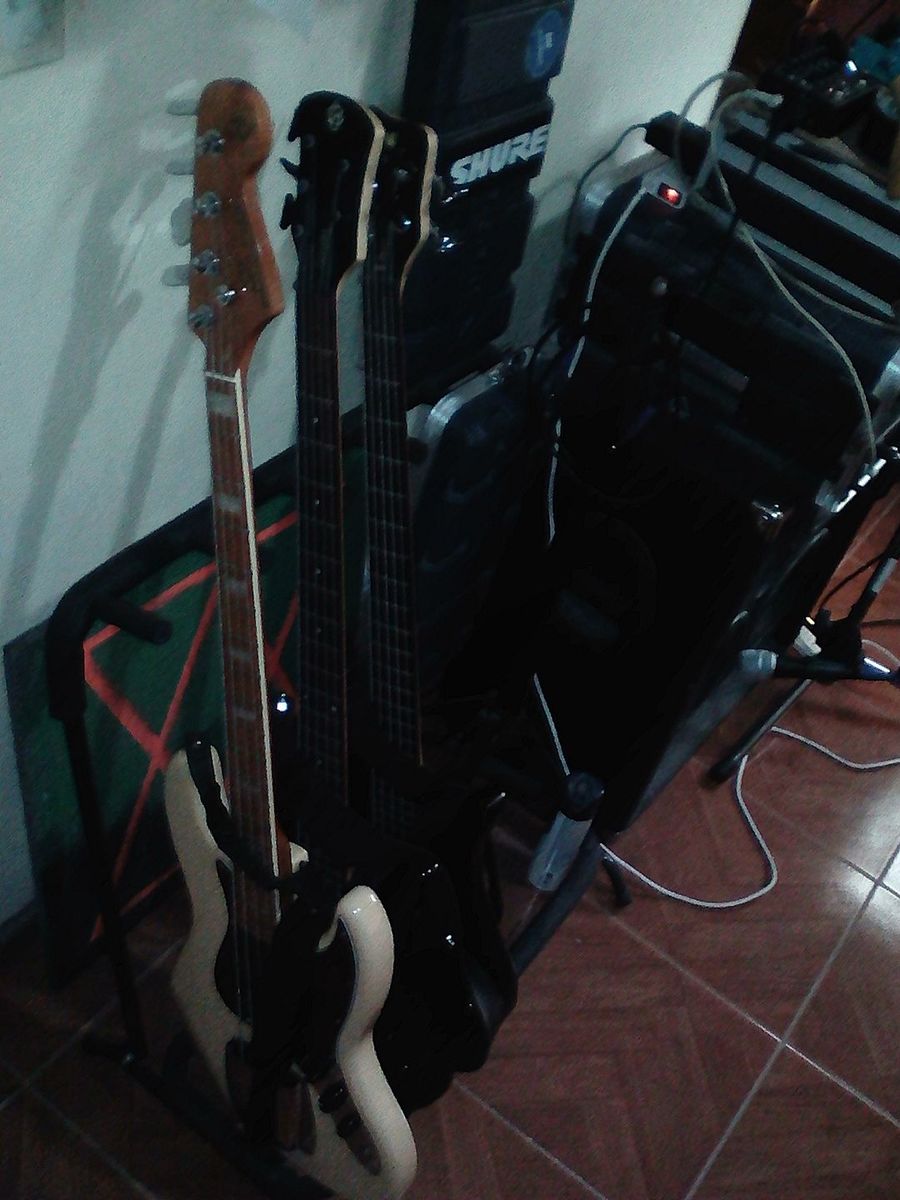 Music Gear Setup by gff featuring SX Guitars Jazz Bass Vintage Series, Warwick RockBass Streamer Standard 5-String Bass Guitar, and Spector Legend 5-String Bass Guitar