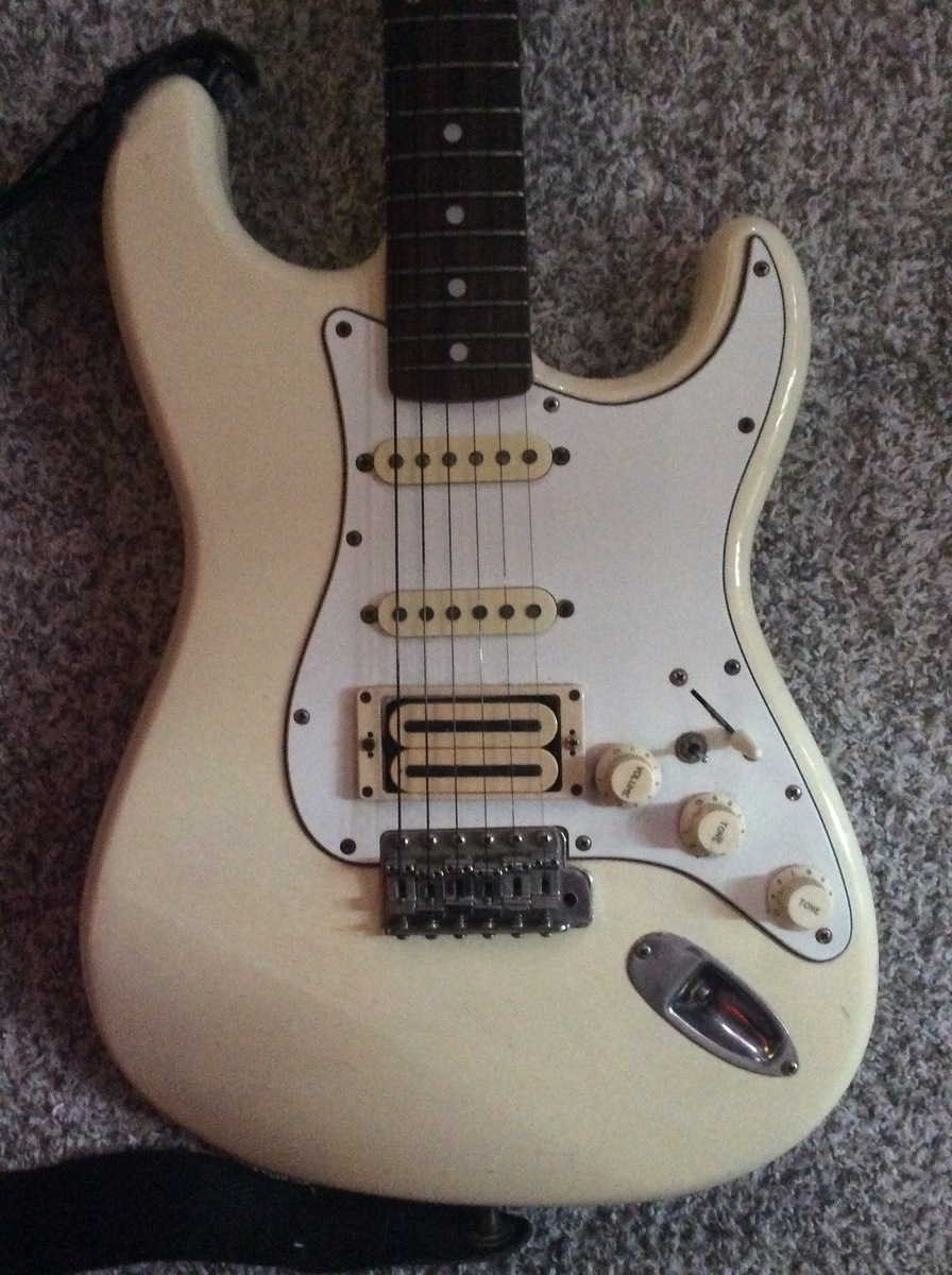 Music Gear Setup by bacon_boii_5150 featuring Squier Stratocaster, MIJ Mid 80's
