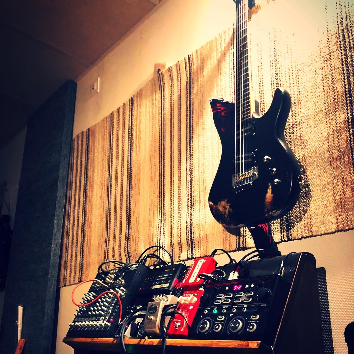 Music Gear Setup by masium featuring Kramer Striker 300ST