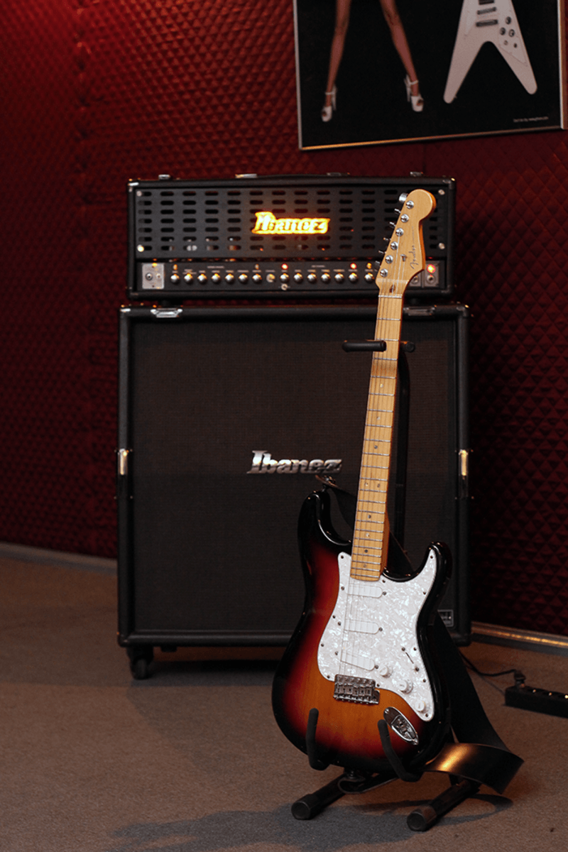 Music Gear Setup by andrey_volskiy featuring Fender 50th Anniversary American Deluxe Stratocaster 2004