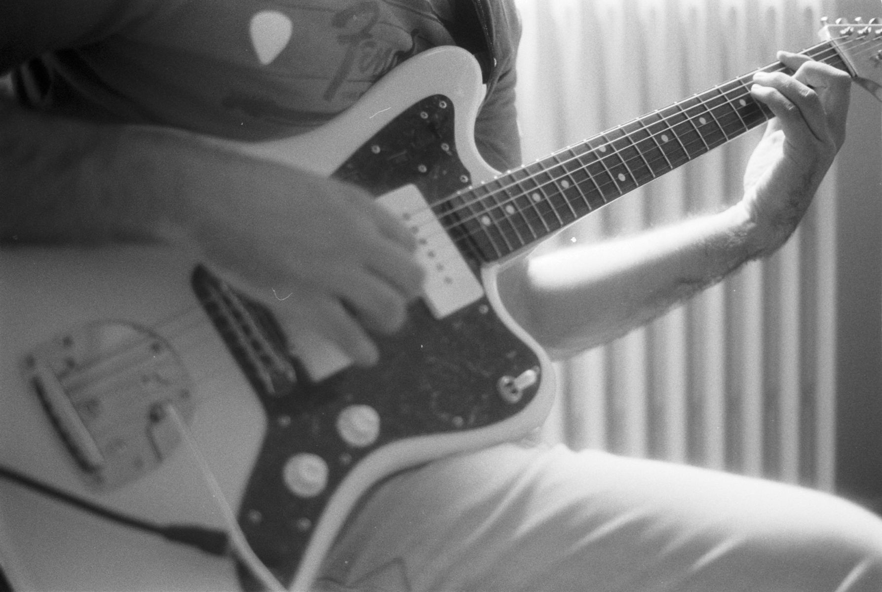 Music Gear Setup by lietoofine featuring Fender CIJ Jazzmaster JM66