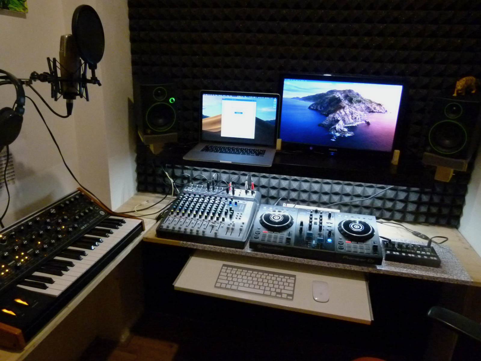 Electronic Synth Setup by statusnominal featuring Behringer C-1 Studio Condenser Microphone, Moog Sub 37 Paraphonic Analog Synthesizer, and Korg Volca Kick and 4 more pieces of gear