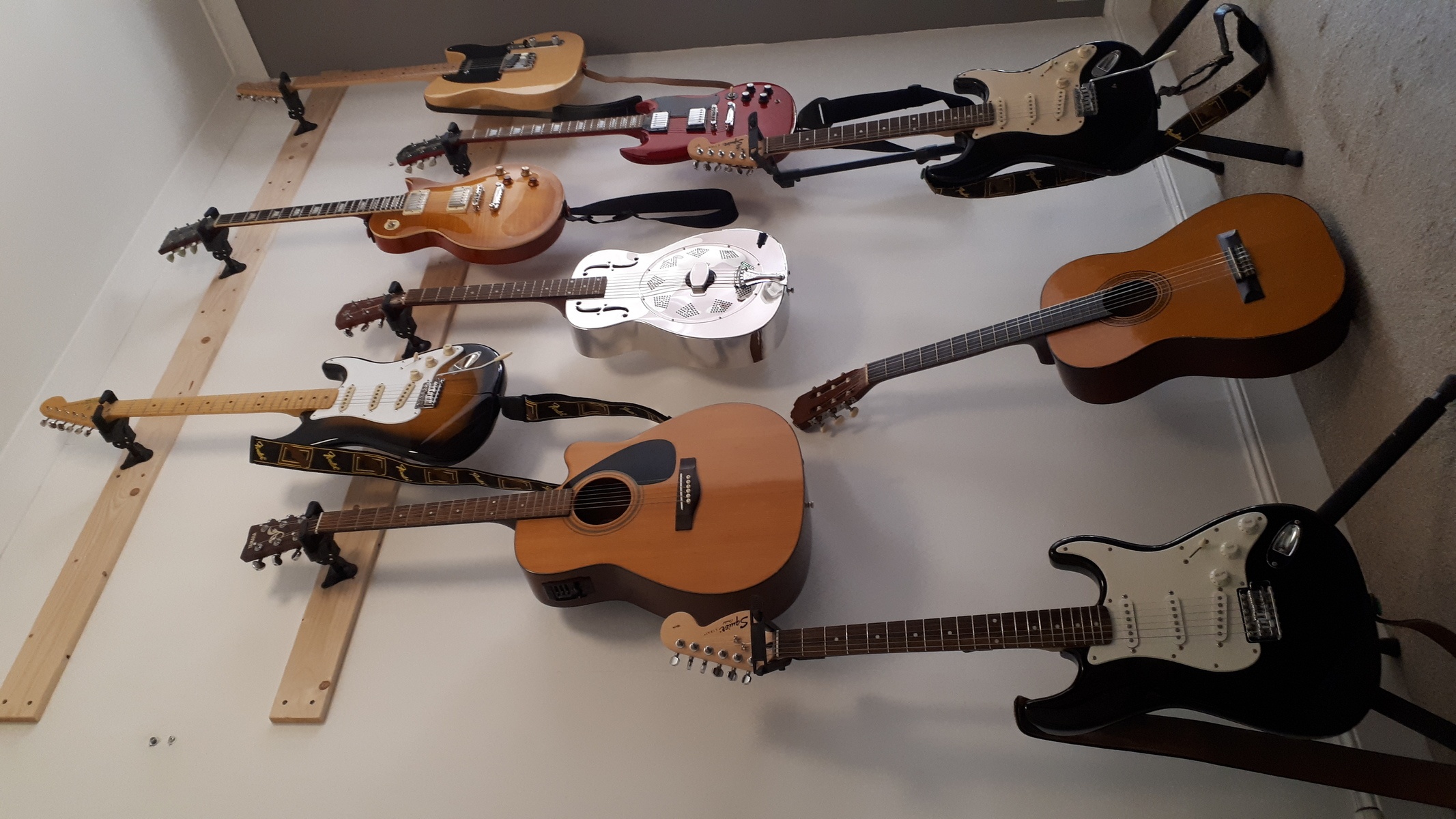 Music Gear Setup by a_k_watson featuring Squier Classic Vibe 50's Stratocaster, Vintage V100PGM ReIssued, and Fender Classic Player Baja Telecaster and 5 more pieces of gear