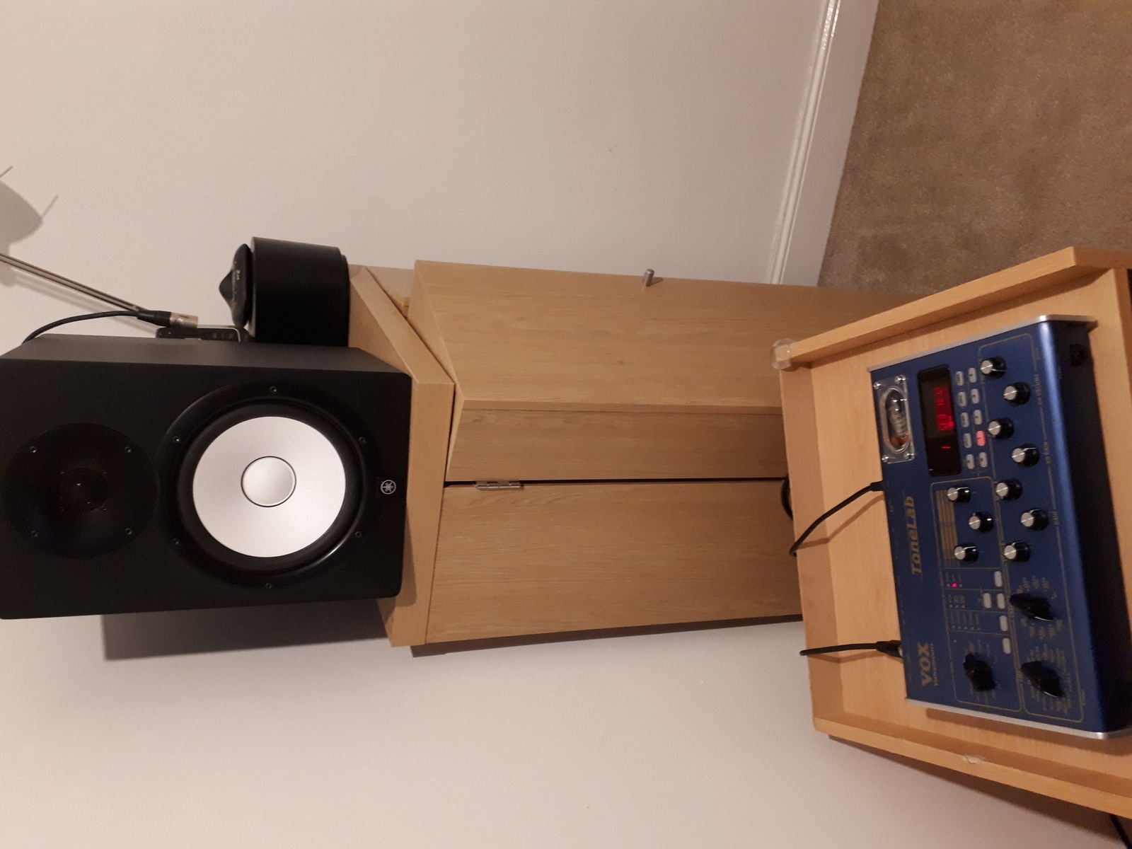 Electronic Studio Setup by a_k_watson featuring Yamaha HS8 and Vox Tonelab