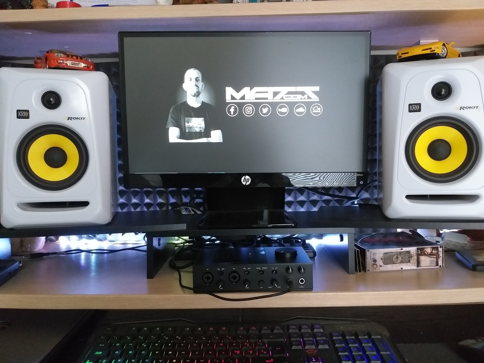 KRK Music Gear Setup by matt_com featuring KRK Rokit 5 G3 White and Native Instruments Komplete Audio 6 Mk2