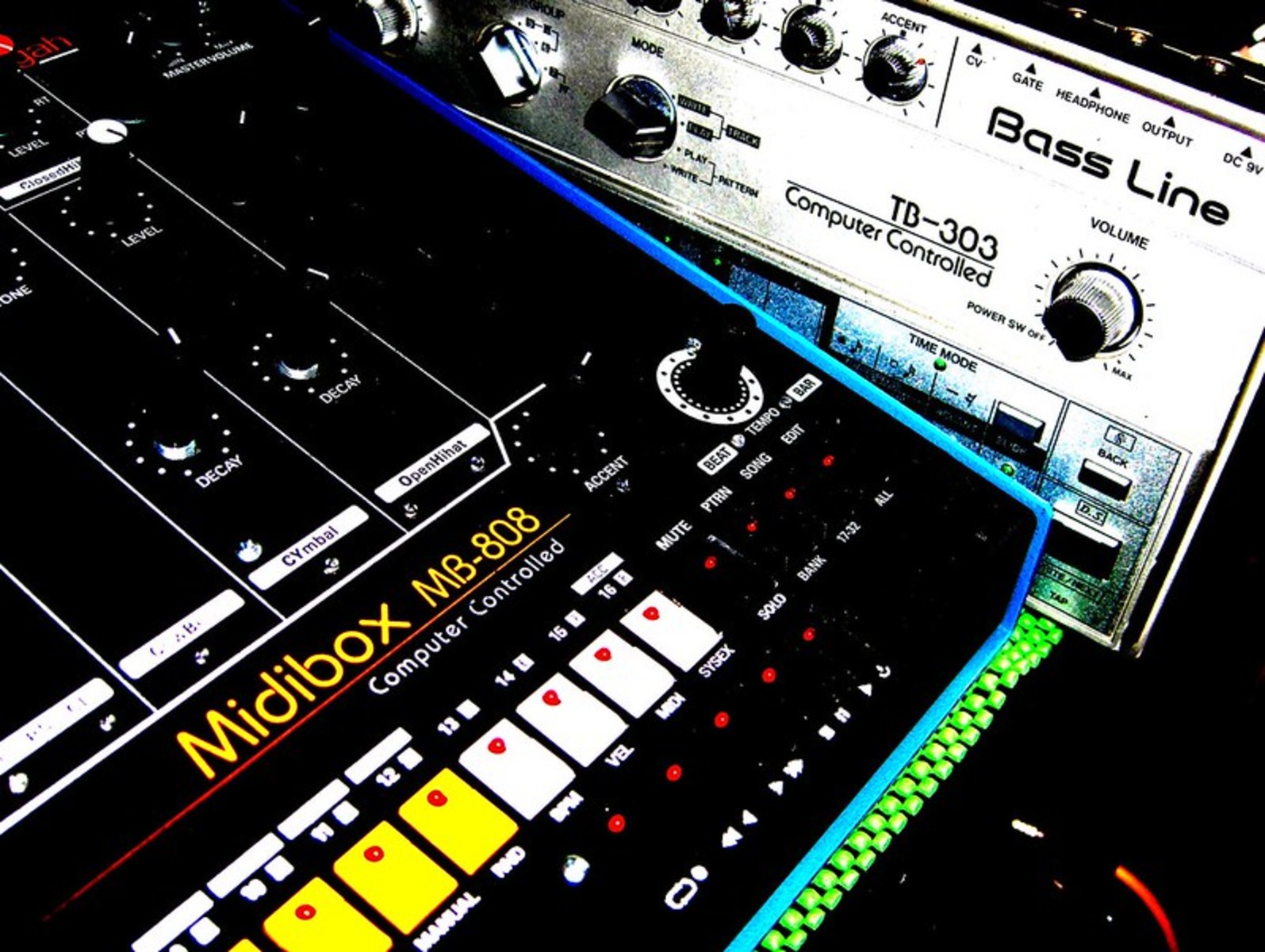 Music Gear Setup by bubbajones featuring Roland TB-303