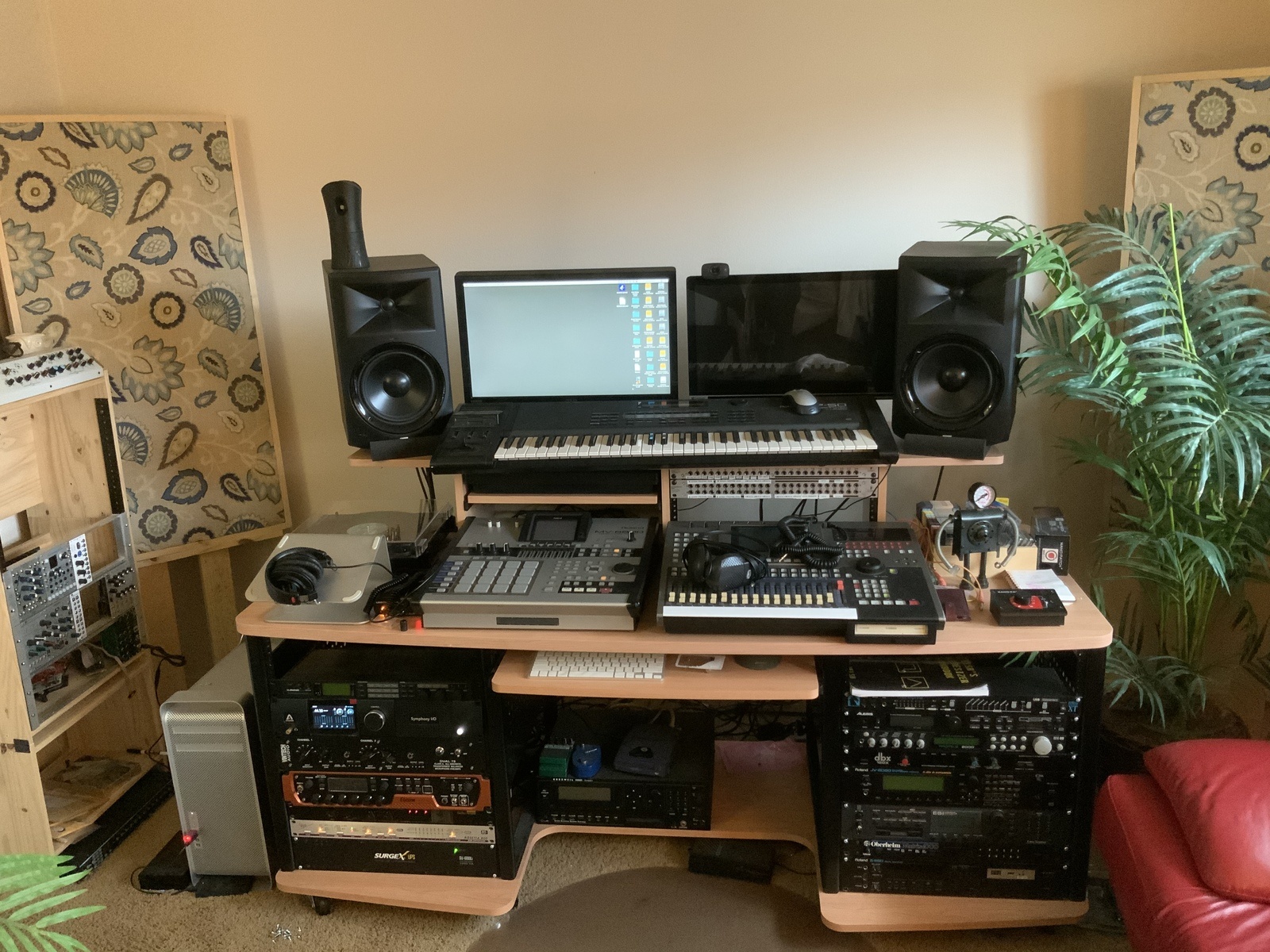 Electronic Studio Setup by opus featuring Apple Mac Pro (2006-2012), Roland JV-2080 Synthesizer Module, and Apogee Rosetta 800 and 14 more pieces of gear