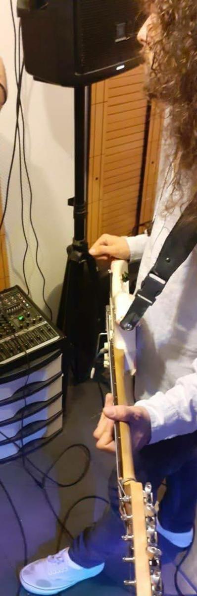 Music Gear Setup by littlejao featuring Squier FSR Affinity Stratocaster