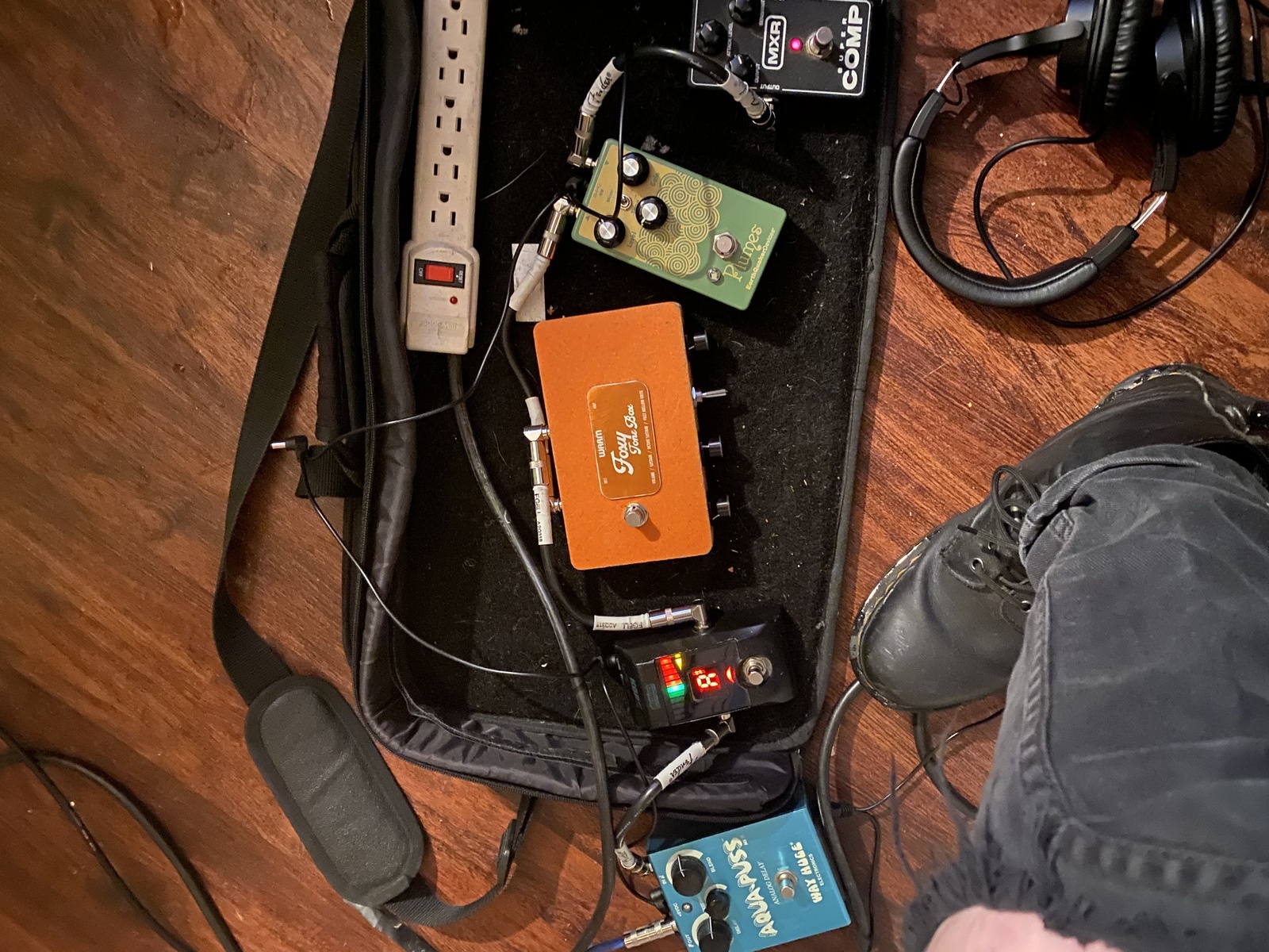 Metal Music Gear Setup by johnnyfootballhero featuring Way Huge Electronics Aqua-Puss MkII Analog Delay, MXR M-132 Super Comp, and EarthQuaker Devices Plumes and 2 more pieces of gear