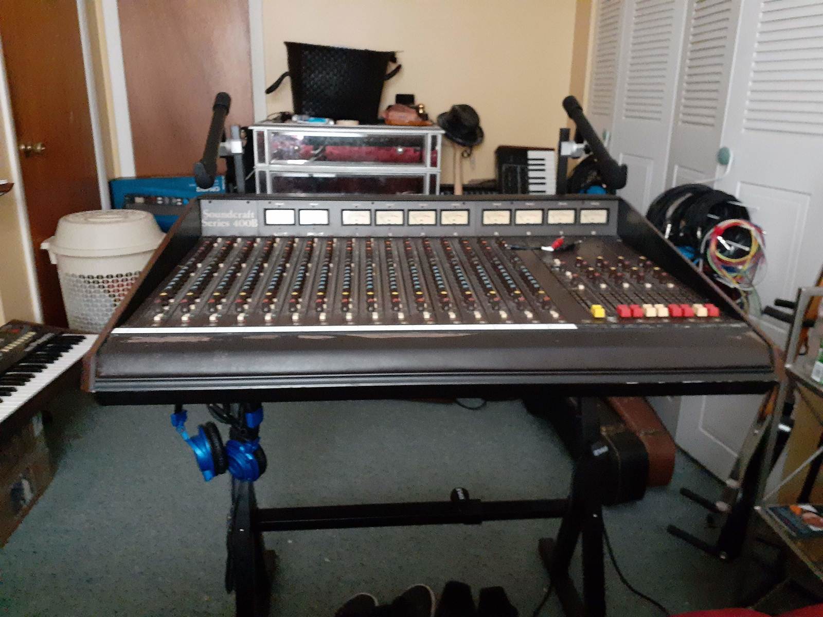 Music Gear Setup by jimmarchi1 featuring Soundcraft 400B 16 channel frame