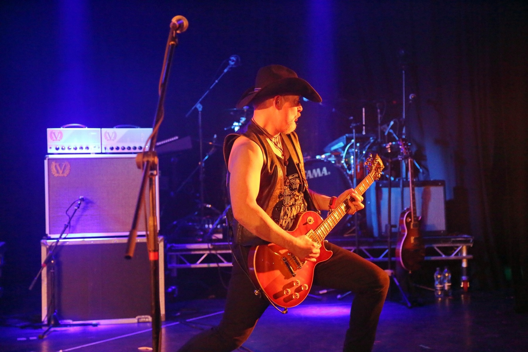 Gibson Live Rig by fred_hale featuring Gibson Les Paul Standard and Victory RK50H Richie Kotzen 50W Head