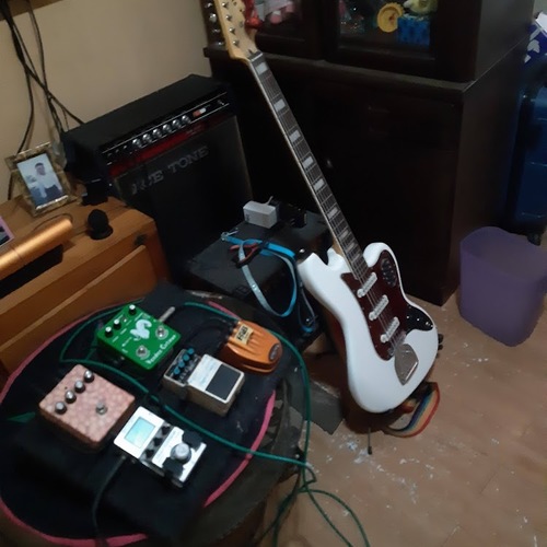 Photo of Ace Tone Solid State Model SA-3 and more gear in a pedalboard, guitar, and signal chain