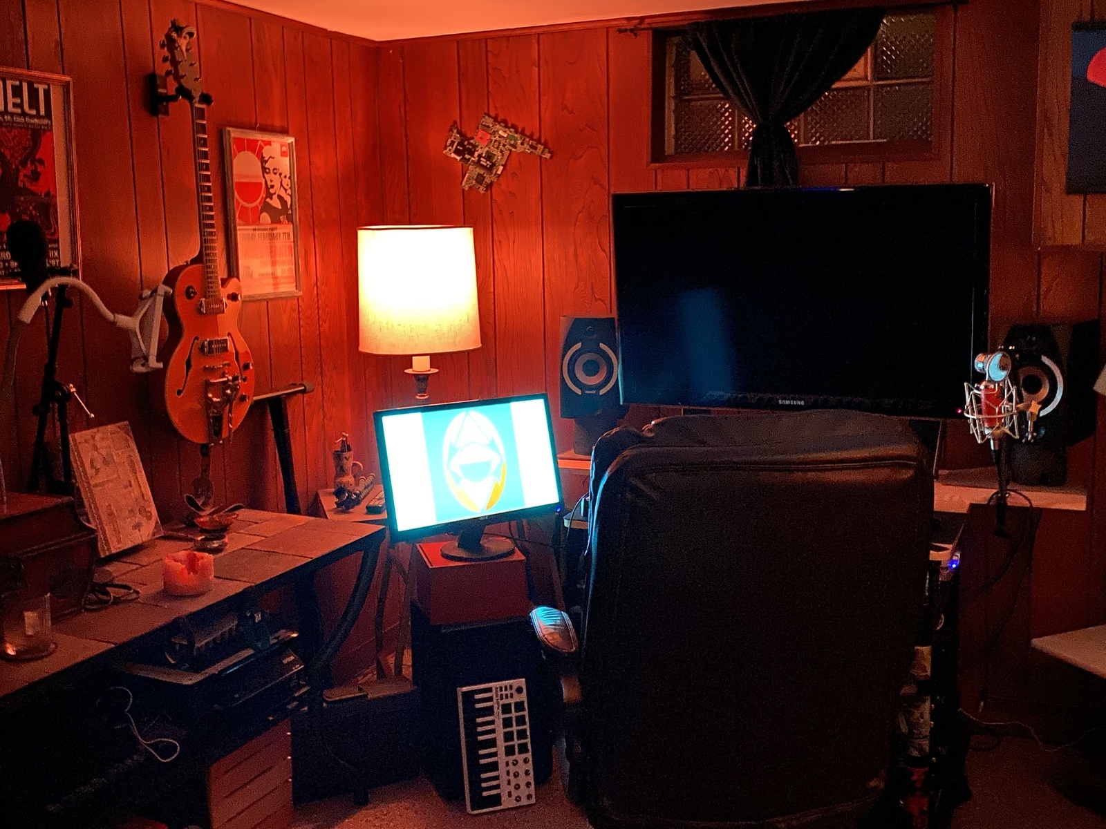 liida's music gear photo