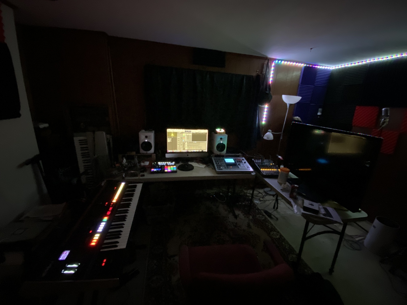 Electronic Studio Setup by burntsystems featuring Roland MC-909 Groovebox, Roland Jupiter-X 61-key Synthesizer, and Native Instruments Maschine Plus