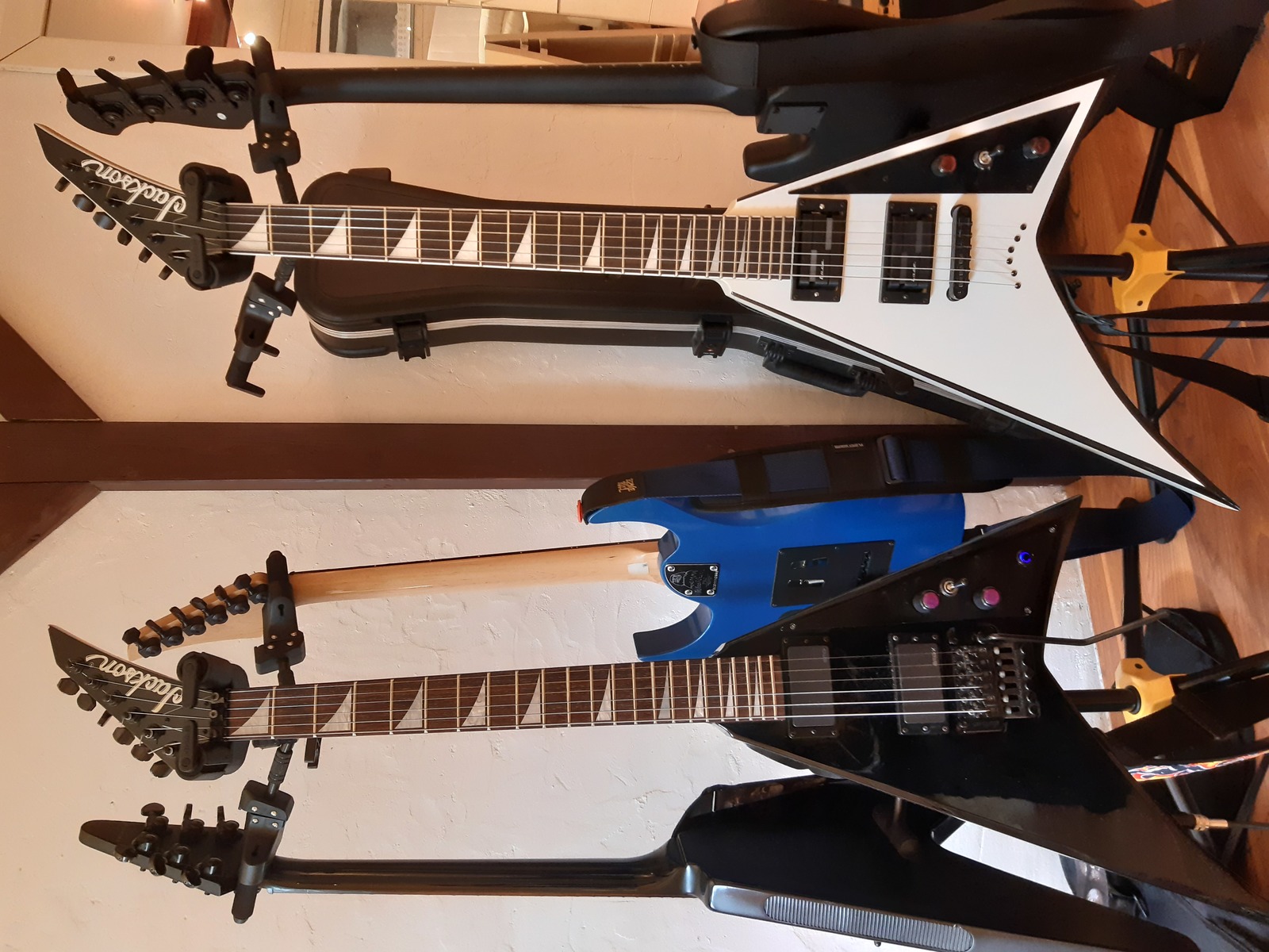 Jackson Music Gear Setup by mario_mauritzsen featuring Jackson JS32T Rhoads, Lace Alumitone Deathbucker, and Jackson RR3 Rhoads Made in Japan 2009