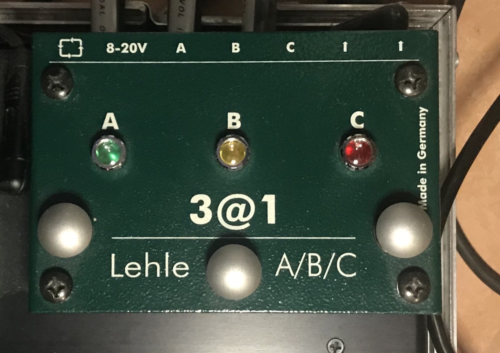 Pedalboard by wirehead featuring Lehle 3at1 ABC Box