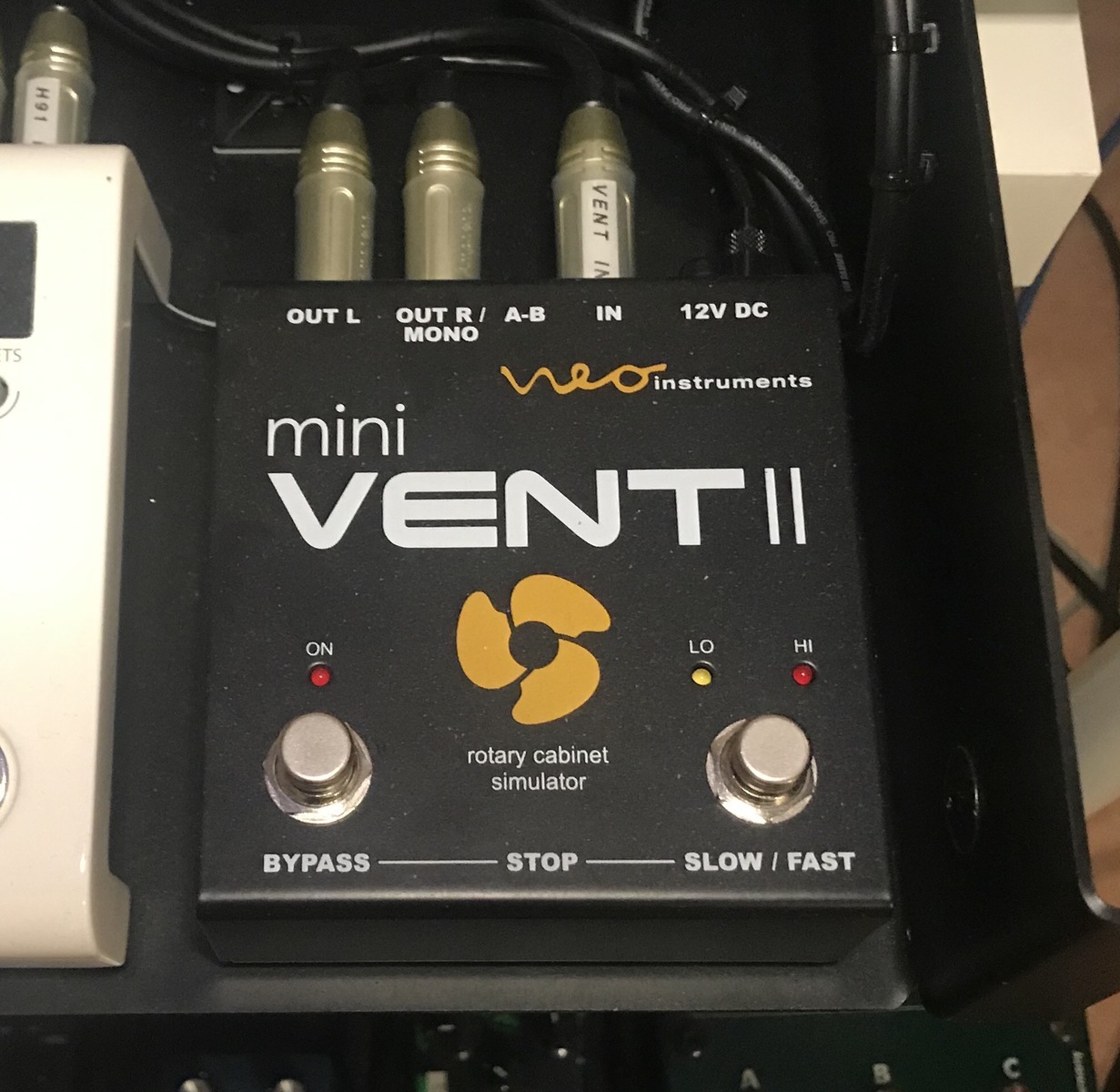 Pedalboard by wirehead featuring Neo Instruments Mini Vent II Rotary Speaker Simulator