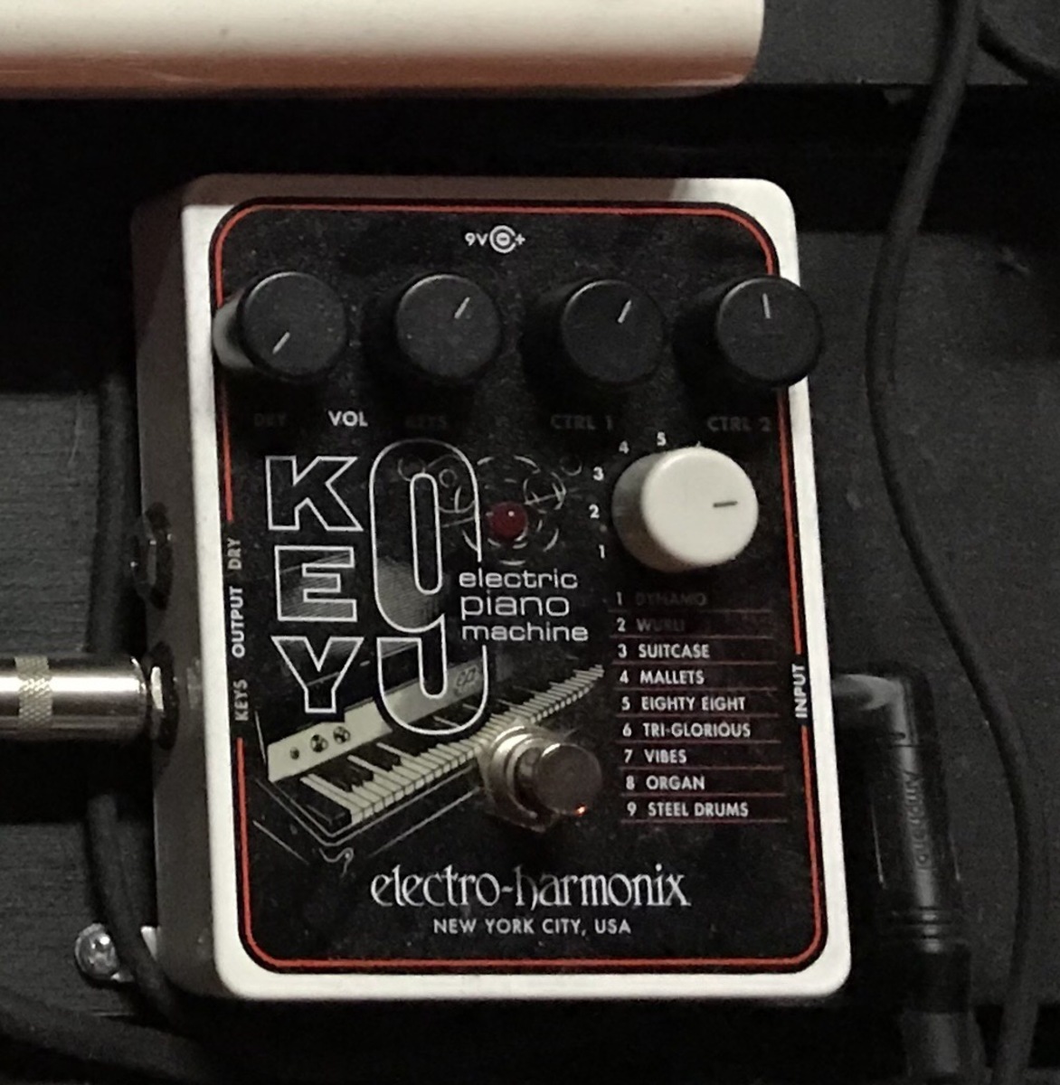 Pedalboard by wirehead featuring Electro-Harmonix KEY9 Electric Piano Machine