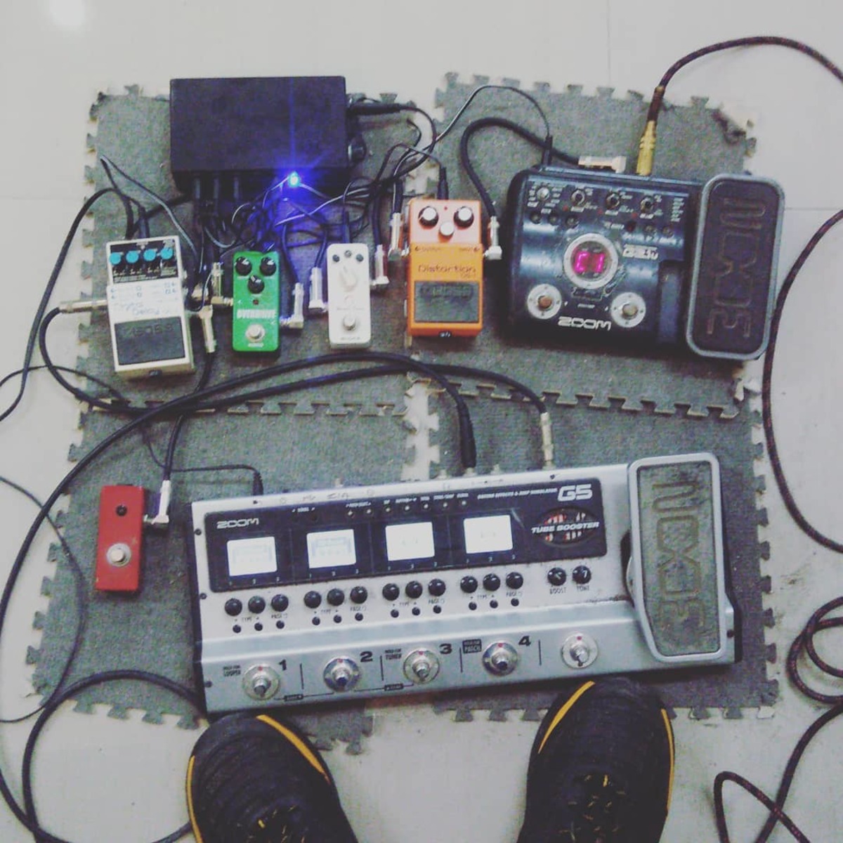 Pedalboard by jepatawaran featuring Boss DS-1 Distortion, Boss DD-7 Digital Delay, and Zoom G2.1u and 3 more pieces of gear