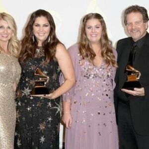 Hillary Scott & The Scott Family